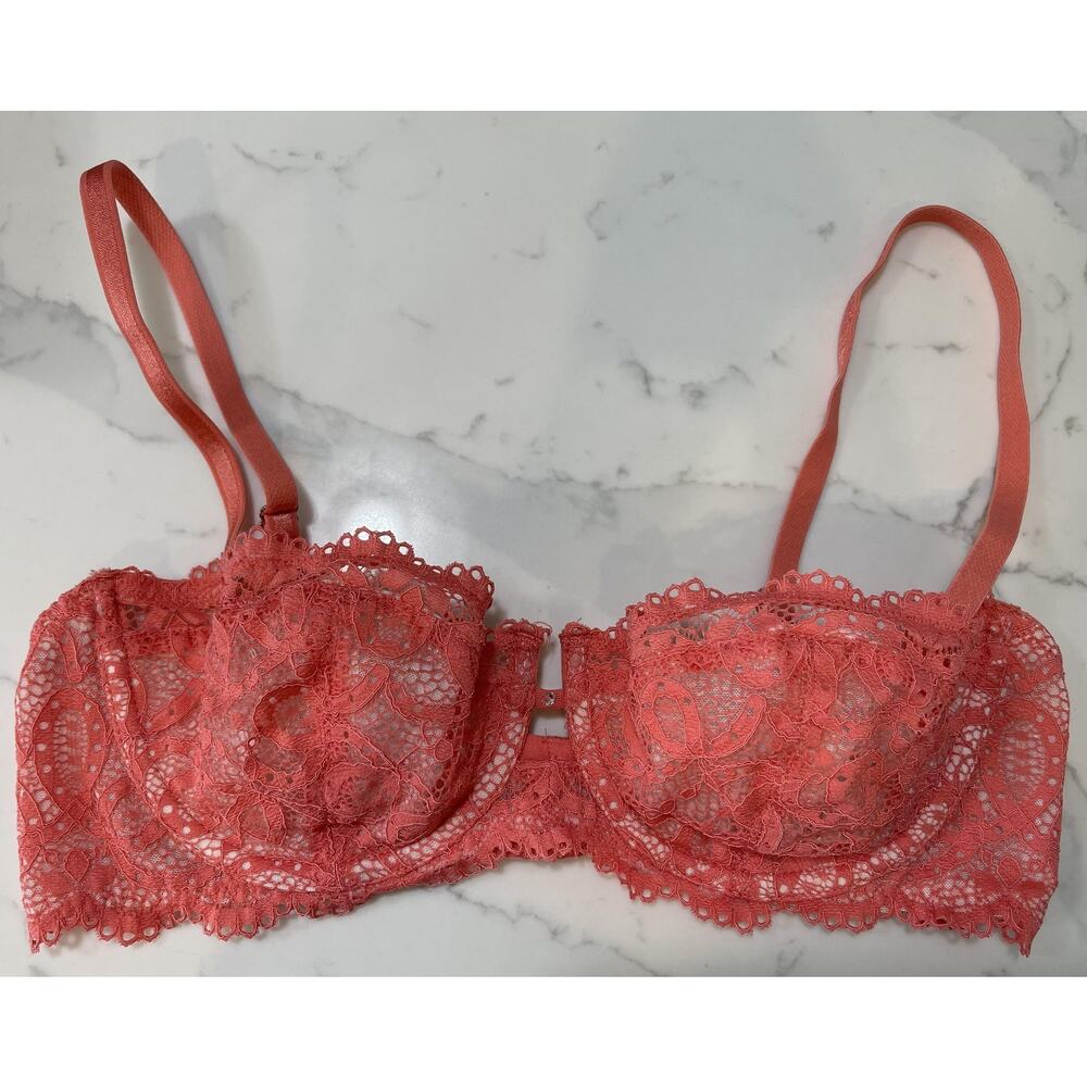 Fredrick's of Hollywood Bra Womens 34C Pink Melon Lace Underwire Unpadded